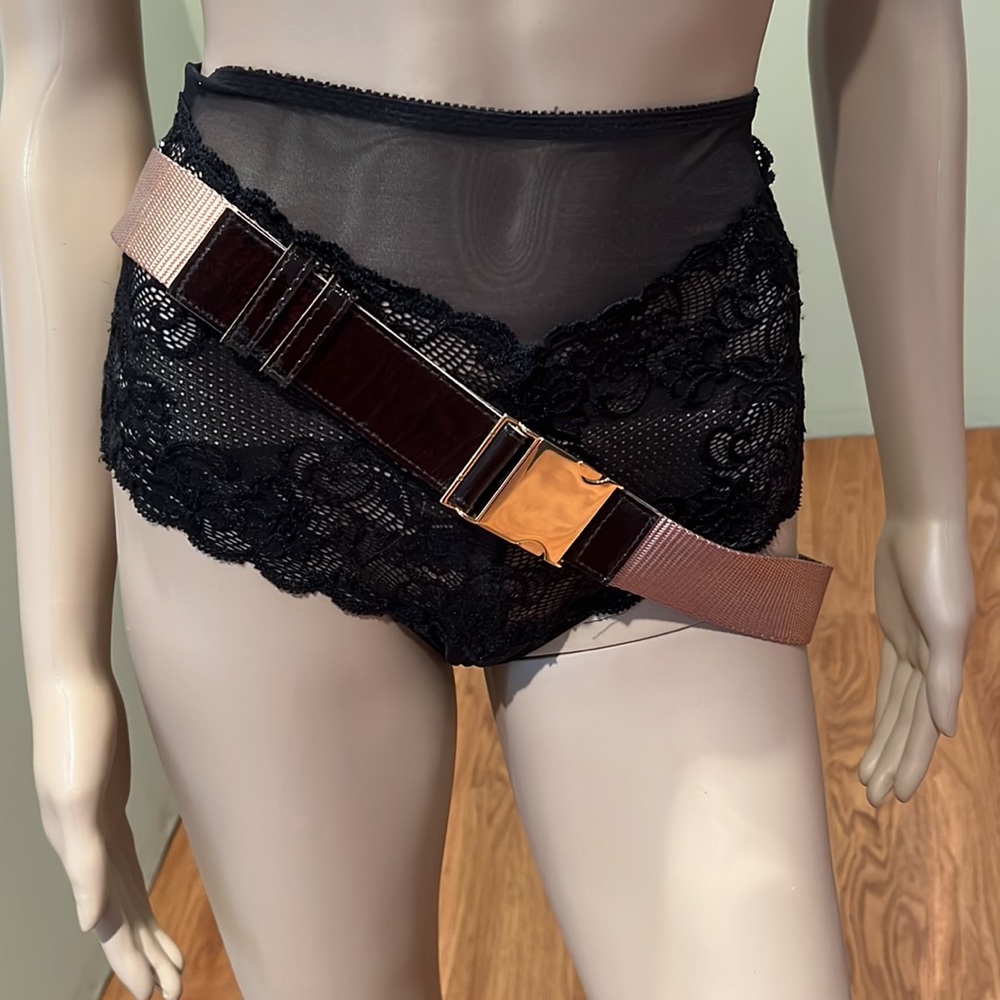 Nikki Jaggs Taupe And Black Snap Buckle Belt Size XXL